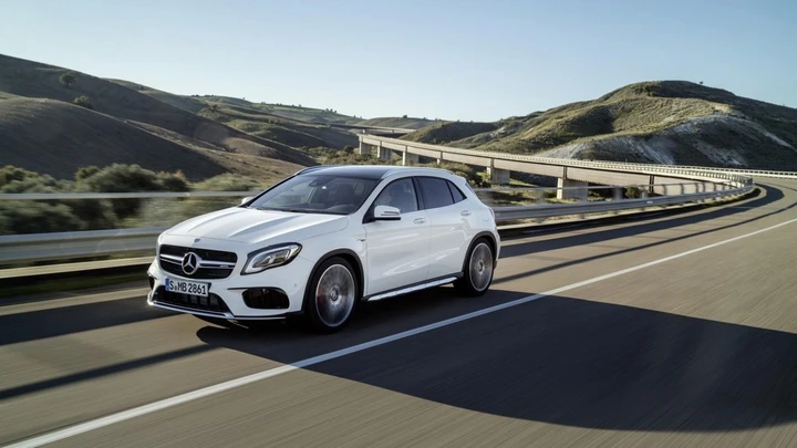 Nuova Mercedes GLA 2017: prezzi da 30.140 euro