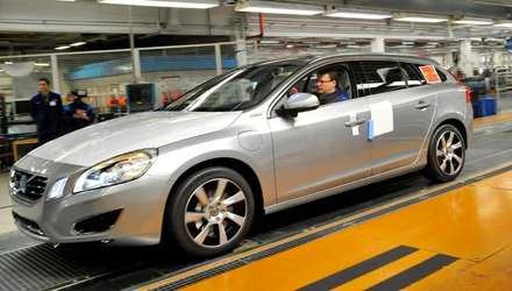 Volvo V60 Plug-in Hybrid: via alla produzione
