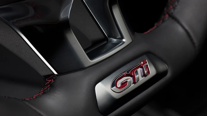 [VIDEO] Peugeot 208 GTI By Peugeot Sport: pregi e difetti nel 