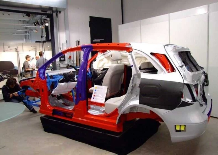 Mercedes Classe B 2012: prime foto ufficiali