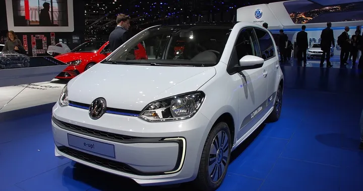 Volkswagen Up!: a Ginevra debutta il restyling 2016