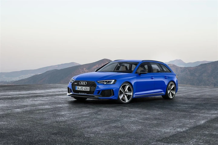 Audi RS4 Avant 2018: immagini ufficiali