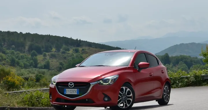 Mazda 2 1.5 Skyactiv-G: la prova su strada
