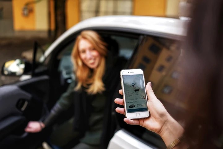 Drive Now: la funzione Handshake del car sharing di Bmw risolve i problemi di parcheggio