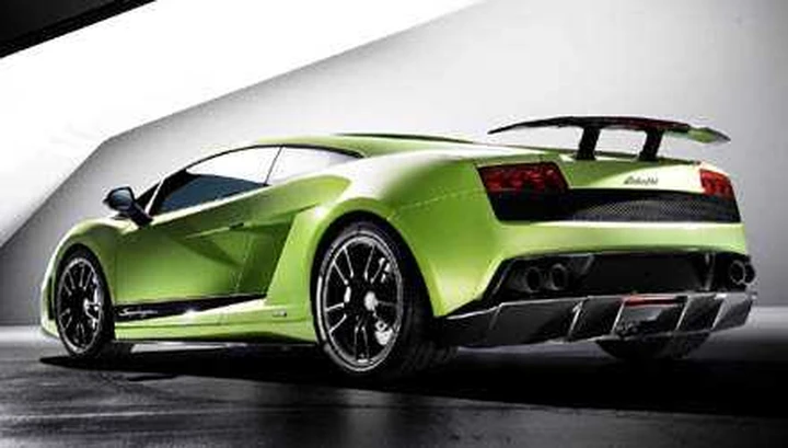 Lamborghini: vendite in calo ma si investe forte