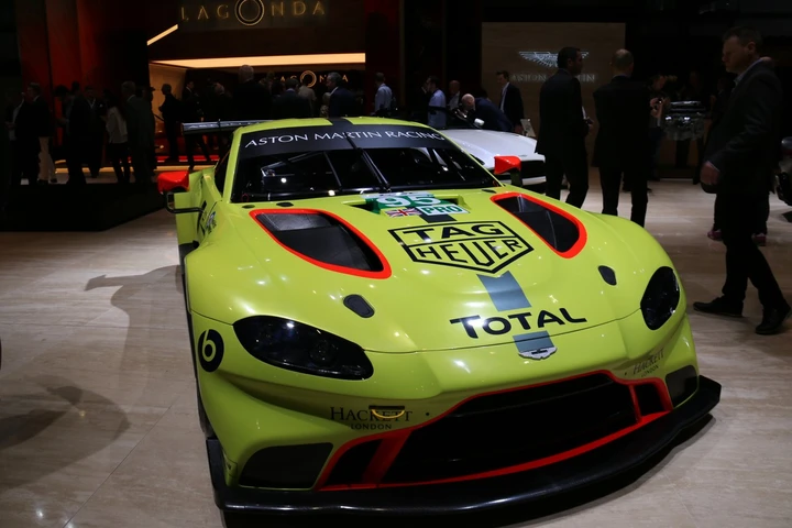 Aston Martin: Lagonda Vision Concept e Valkyrie AMR Pro a Ginevra
