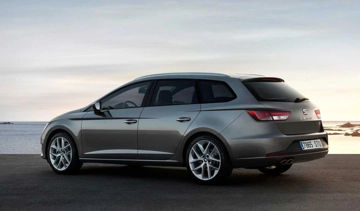 Seat Leon ST, le prime immagini ufficiali