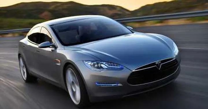 Tesla presenta la nuova rete Supercharger