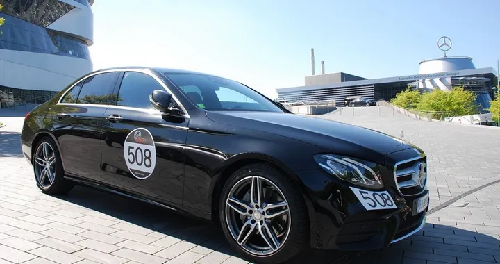 Mercedes Classe E Tribute Ponton 1956: un viaggio nella storia della Stella