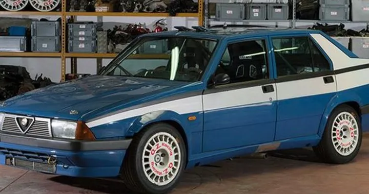 All'asta un'Alfa 75 Corse Turbo Evoluzione della Polizia