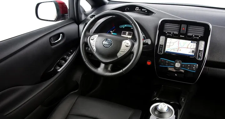 Nissan Leaf 2013: interni più spaziosi