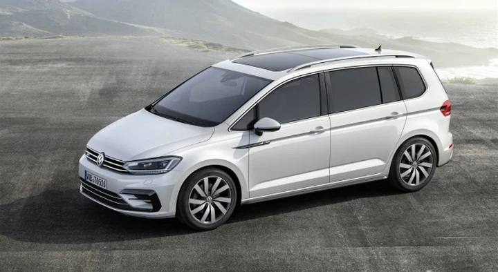 Nuova Volkswagen Touran al Company Car Drive 2015