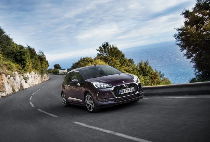 DS 3 e DS 3 Cabrio restyling: prezzi da 16.400 euro