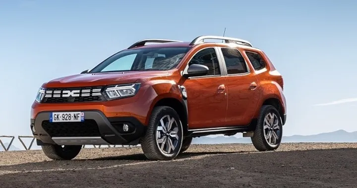 Nuova Dacia Duster 2023: interni, tempi di consegna, prezzo