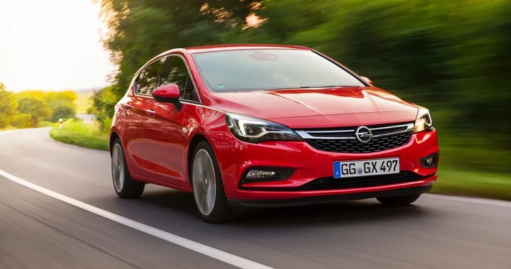 Opel Astra 2016, prezzi da 17.500 euro