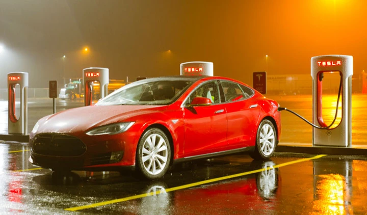 Tesla, fusione con SolarCity per 2,6 miliardi di dollari