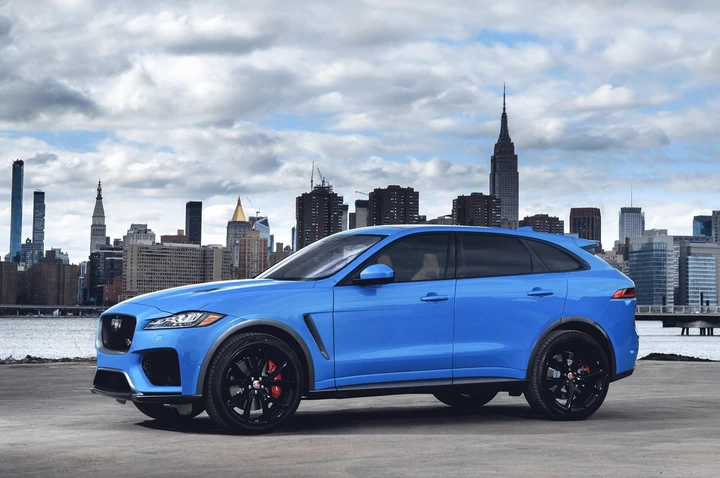 Jaguar F-Pace SVR 2018: immagini ufficiali