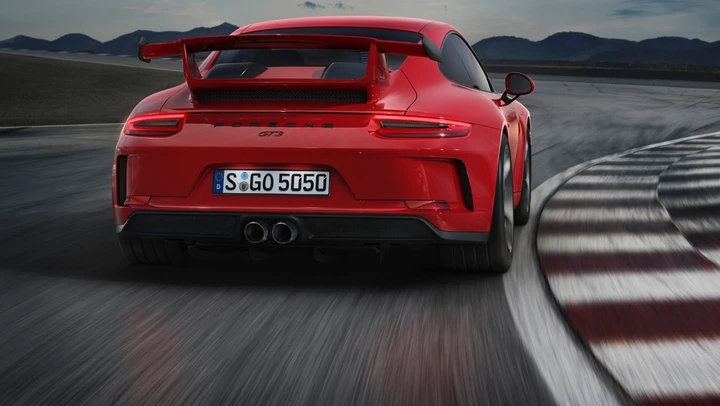 Porsche, la 911 GT3 2017 vola al Ring