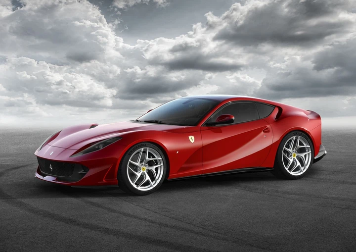 Ferrari 812 Superfast: prime immagini ufficiali