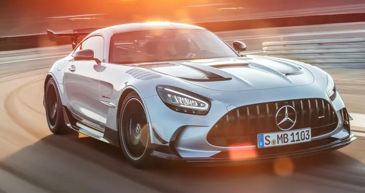 Mercedes-AMG GT Black Series: svelato il bolide da 730 CV
