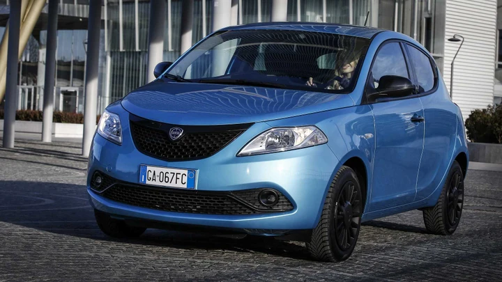 Lancia Ypsilon Hybrid: nuove immagini ufficiali