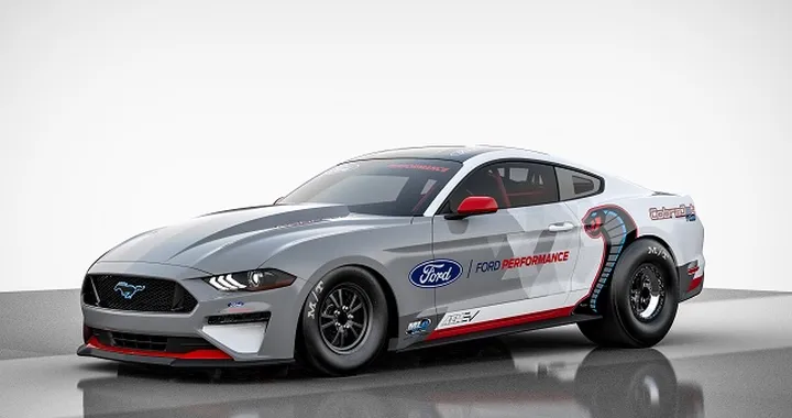 Ford Mustang Cobra Jet 1400: ecco il dragster elettrico