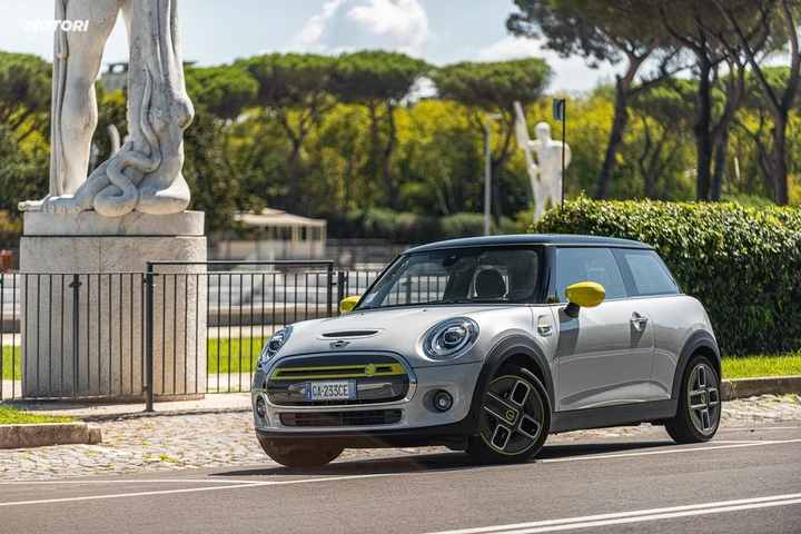 Mini Cooper SE: la prova su strada
