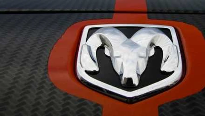 Nel 2011, una berlina Dodge su piattaforma Fiat
