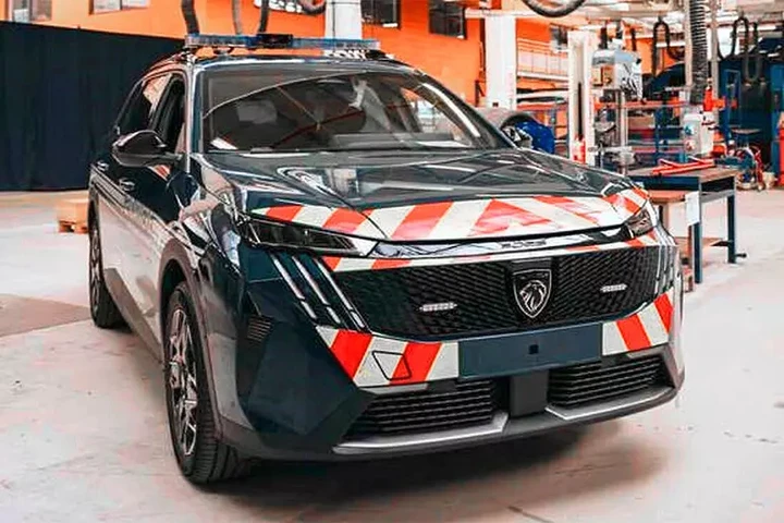 Peugeot 5008, i nuovi SUV entrano al servizio della Polizia Francese