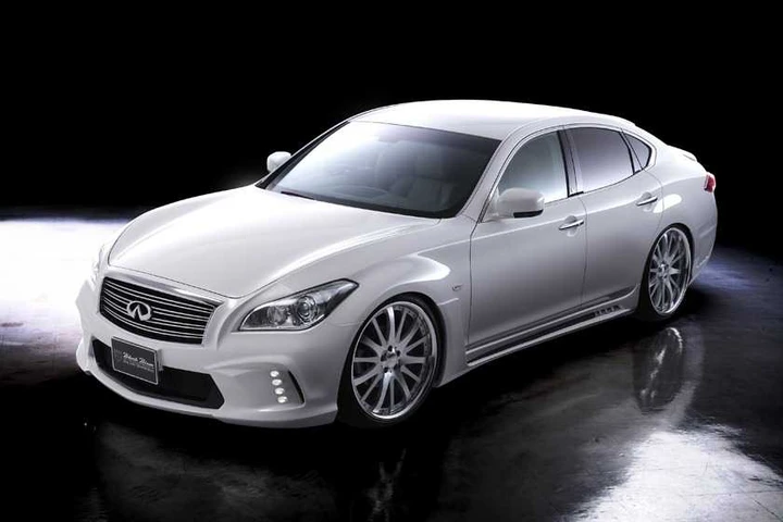 Infiniti M Black Edition by Wald International