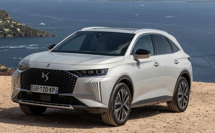 Nuovo DS 7 2023: novità e restyling del SUV francese