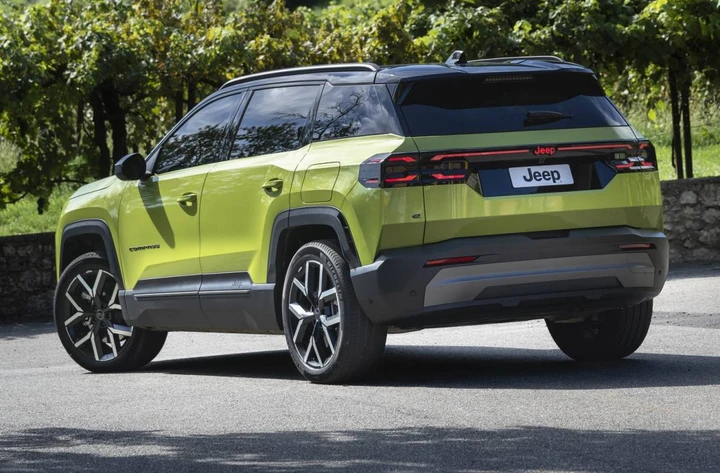 Novità Jeep Compass, c'è la ibrida Plug-in: 92 km in elettrico e 225 CV