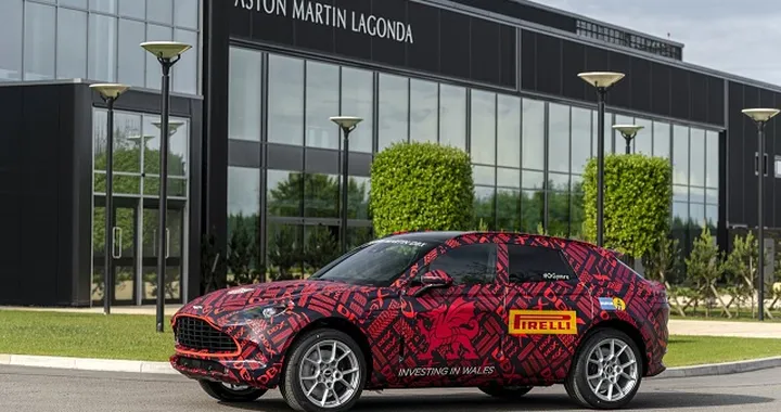 Aston Martin: ecco il SUV DBX ed il primo esemplare di DB4 GT Zagato Continuation