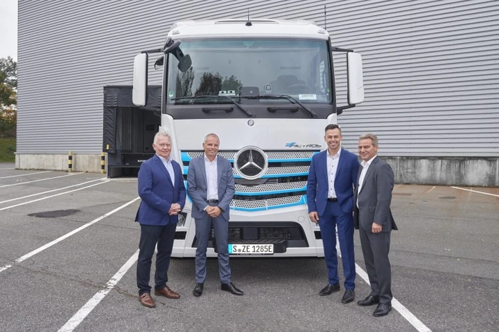 Mercedes eActros: consegne ad emissioni zero ad Amburgo