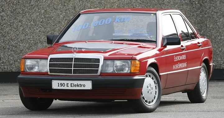 Auto e Moto d’Epoca 2021: l’evoluzione elettrica e le Station Wagon secondo Mercedes