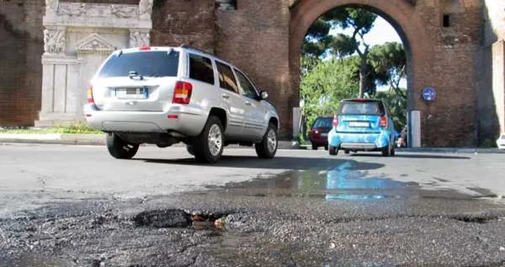 Strade piene di buche? Il Comune è responsabile