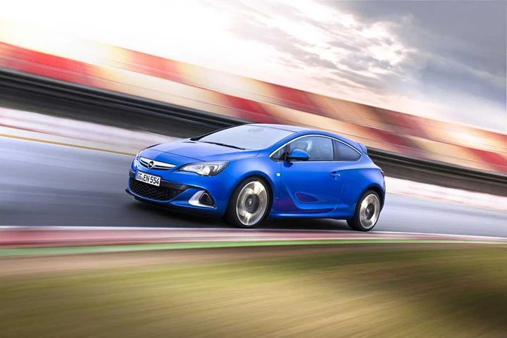 Opel Astra OPC 2012