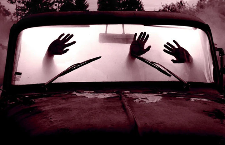Sesso in auto: una coppia riceve una multa da 10mila euro