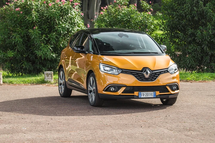 Renault Scenic Intens TCe 140 EDC: la prova su strada