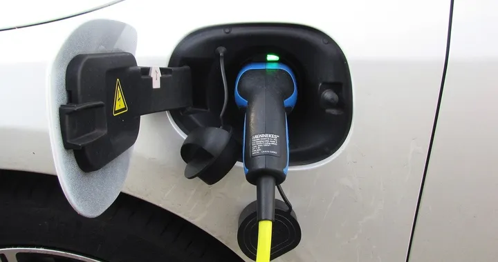 Quanto dura la batteria di un'auto ibrida?
