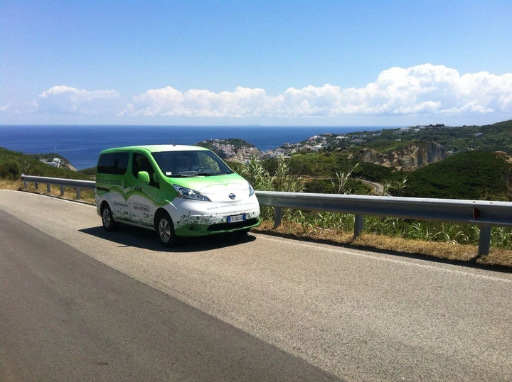 Nissan e-NV200 Evalia: un taxi elettrico a Ponza