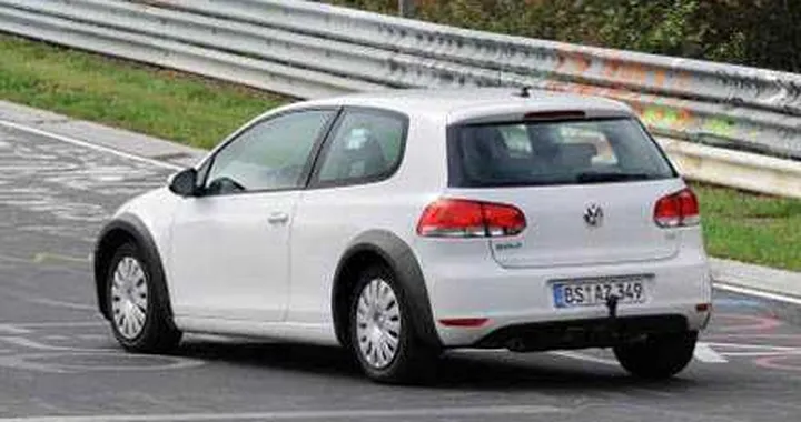 Volkswagen Golf Serie VII, più grande e coupé