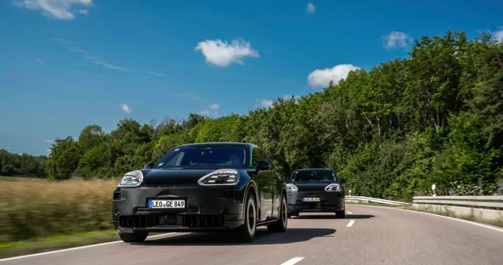 Porsche Cayenne la quarta generazione sarà elettrica