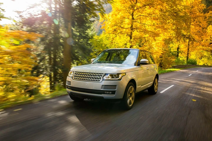 Land Rover Range Rover Hybrid: l’ibrido inarrestabile