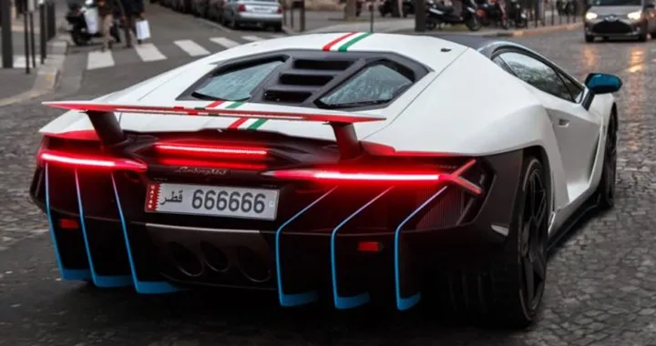 Lamborghini Centenario a Parigi, il video