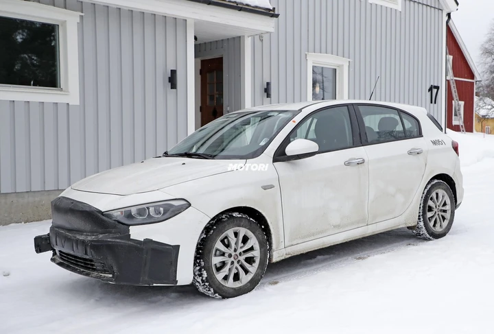 Fiat Tipo restyling 2021, spiata durante i test sulla neve
