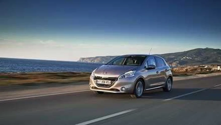 Peugeot 208, le versioni per i neopatentati