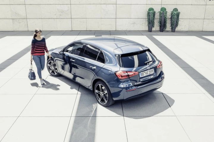 Mercedes A 250 e: le immagini ufficiali