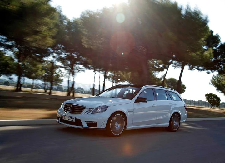 Mercedes E63 AMG SW: arriva il V8 5.5 biturbo