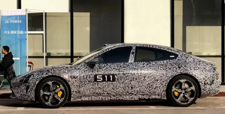 Xiaomi SU7 facelift: nuova architettura 900V e guida autonoma avanzata